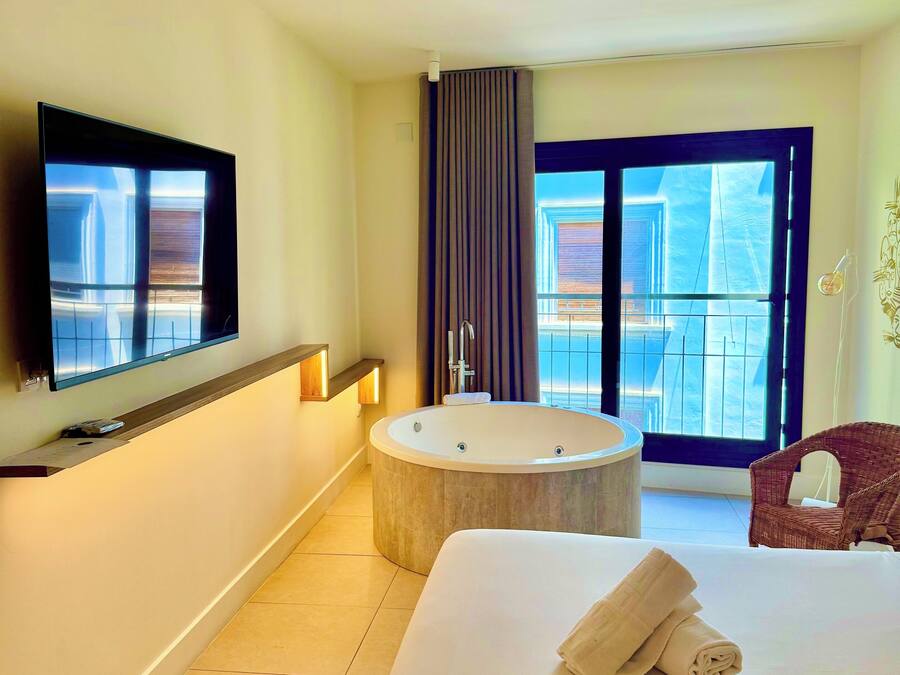 Standard Double Room | In-room safe, free WiFi