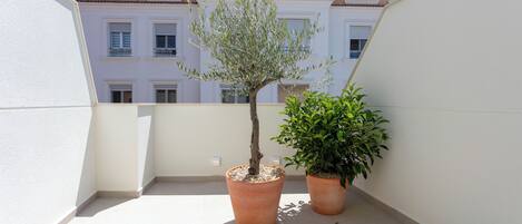 Kahden hengen perhehuone | Tallelokero huoneessa, ilmainen Wi-Fi