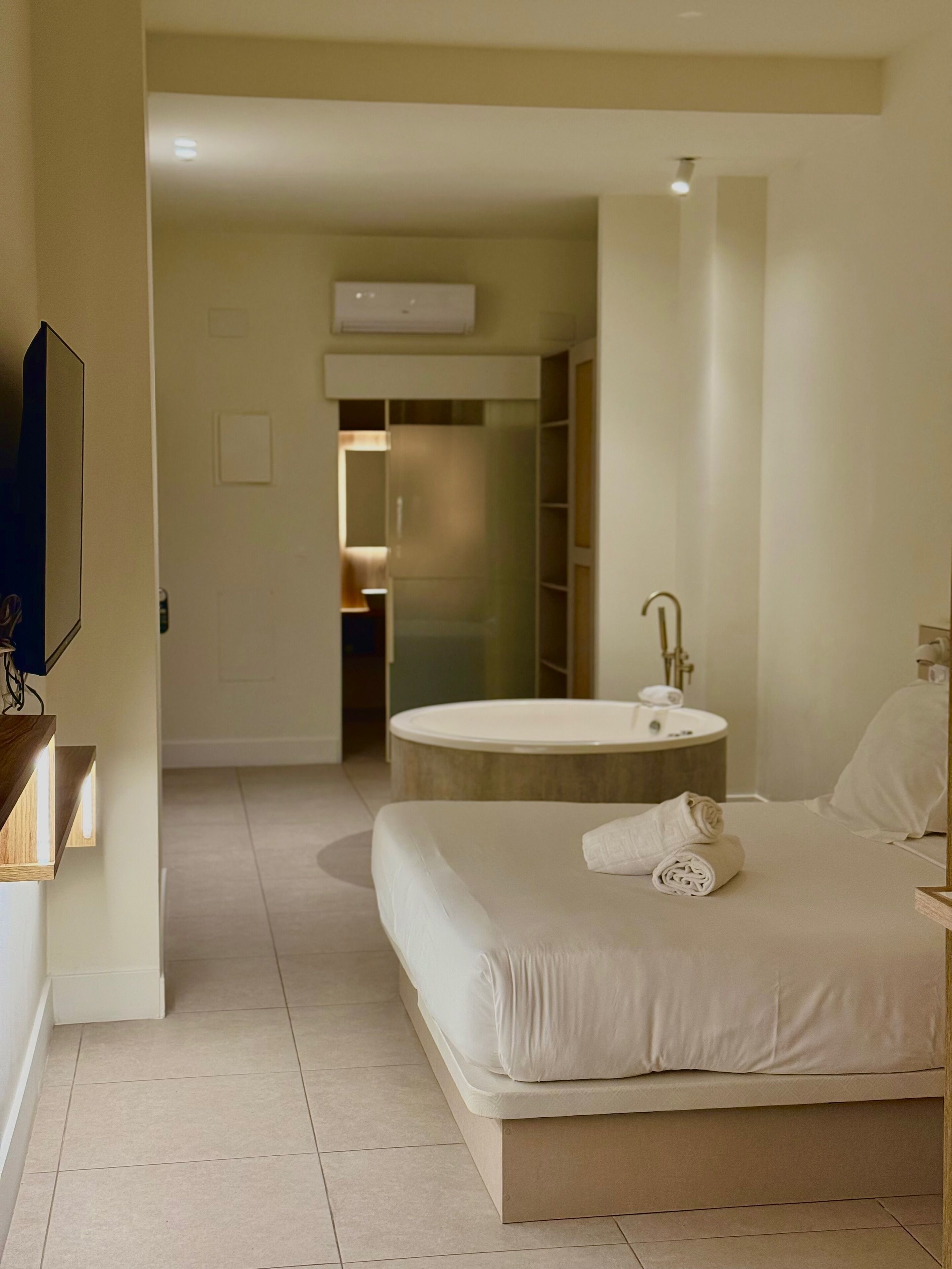 Comfort tweepersoonskamer | Een kluis op de kamer, gratis wifi