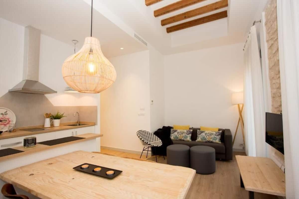 Executive Apartment, Balcony, City View | Bathroom | Towels