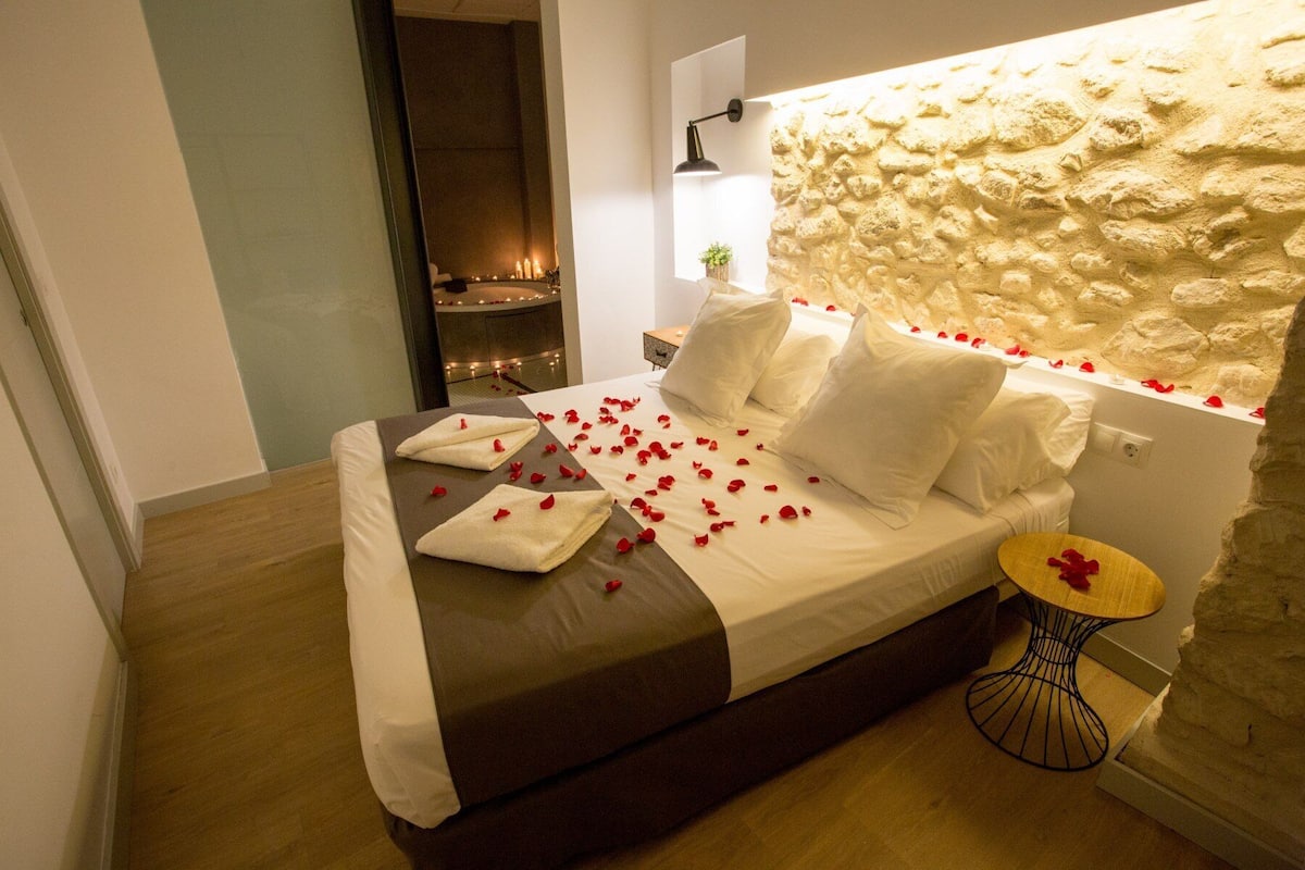 Deluxe Apartment, Balcony, City View | In-room safe, soundproofing, free WiFi