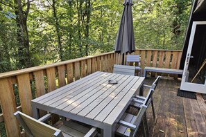 Outdoor dining - Lovely Private Chalet near Durbuy (Durbuy)