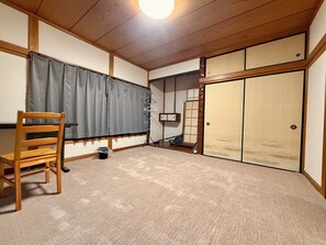 Double Room, City View | Desk, free WiFi