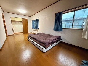 Double or Twin Room, City View | Desk, free WiFi - SakuraHouse (Saitama)
