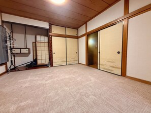 Double Room, City View | Desk, free WiFi - SakuraHouse (Saitama)