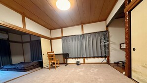 Unclassified image, 5 of 17, button - SakuraHouse (Saitama)