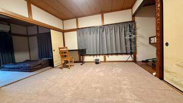 Double Room, City View | Desk, free WiFi