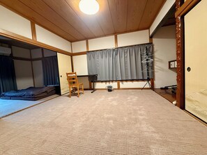 Double Room, City View | Desk, free WiFi - SakuraHouse (Saitama)