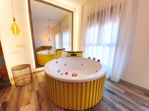 Comfort Double Room, City View | In-room safe, free WiFi - Reina Victoria Prado Sastre (Alicante)