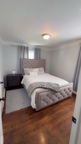 Wonderful 3-bedroom house with AC in welcoming Eastpointe