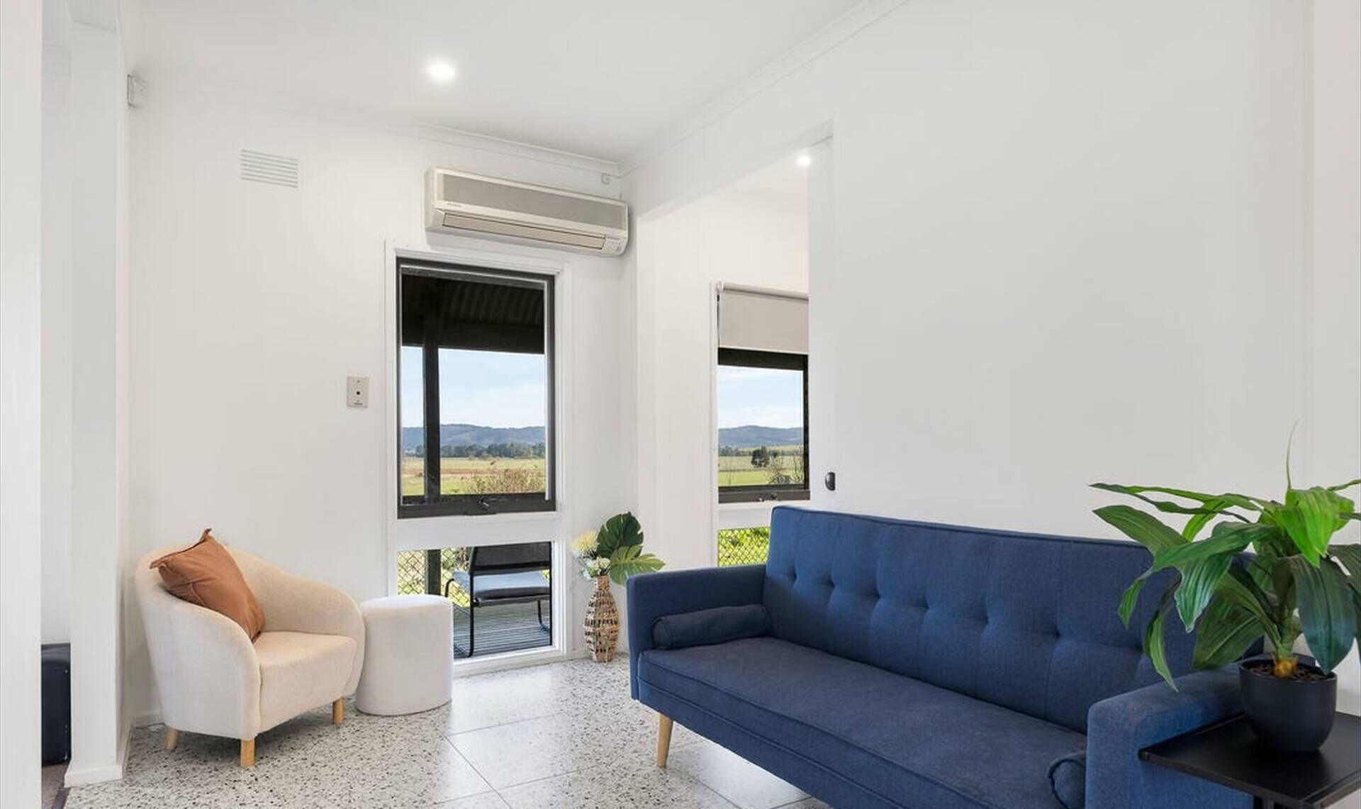 ハウス 5 ベッドルーム 暖炉 レイクビュー | リビングルーム