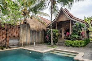 Front of property - Bije Suite Villa Ubud (Ubud)