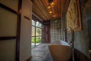 Deluxe Villa, Balcony, Pool View | Bathroom | Separate bathtub and shower, hair dryer, towels, soap - Bije Suite Villa Ubud (Ubud)
