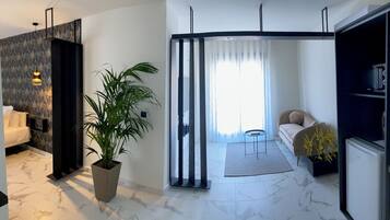 In-room safe, free WiFi