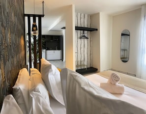 Chambre Confort double, vue sur la ville | Coffre-fort, accĂšs au Wi-Fi (inclus)