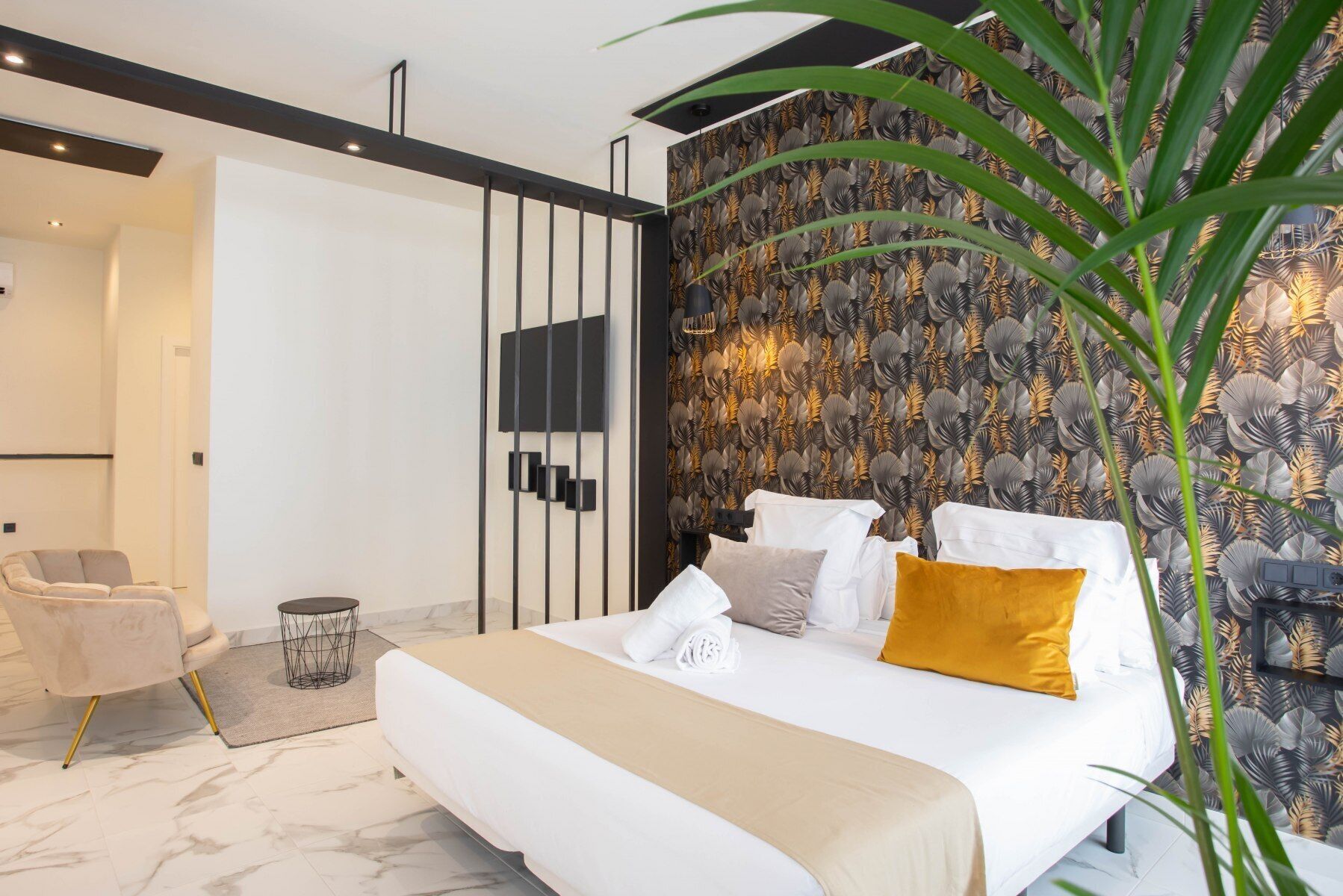 In-room safe, free WiFi