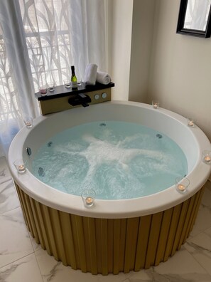 In-room safe, free WiFi - Reina Victoria La Plaza (Alicante)