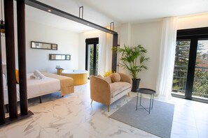 Deluxe Double Room, City View | In-room safe, free WiFi - Reina Victoria La Plaza (Alicante)