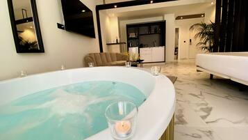 Kamar Double Mewah, pemandangan resor | Brankas dan Wi-Fi gratis