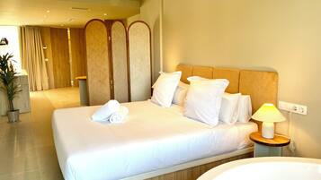 In-room safe, free WiFi