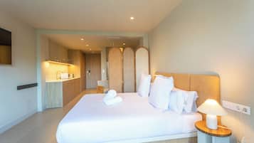 Standard-Doppelzimmer, Stadtblick | Zimmersafe, kostenloses WLAN