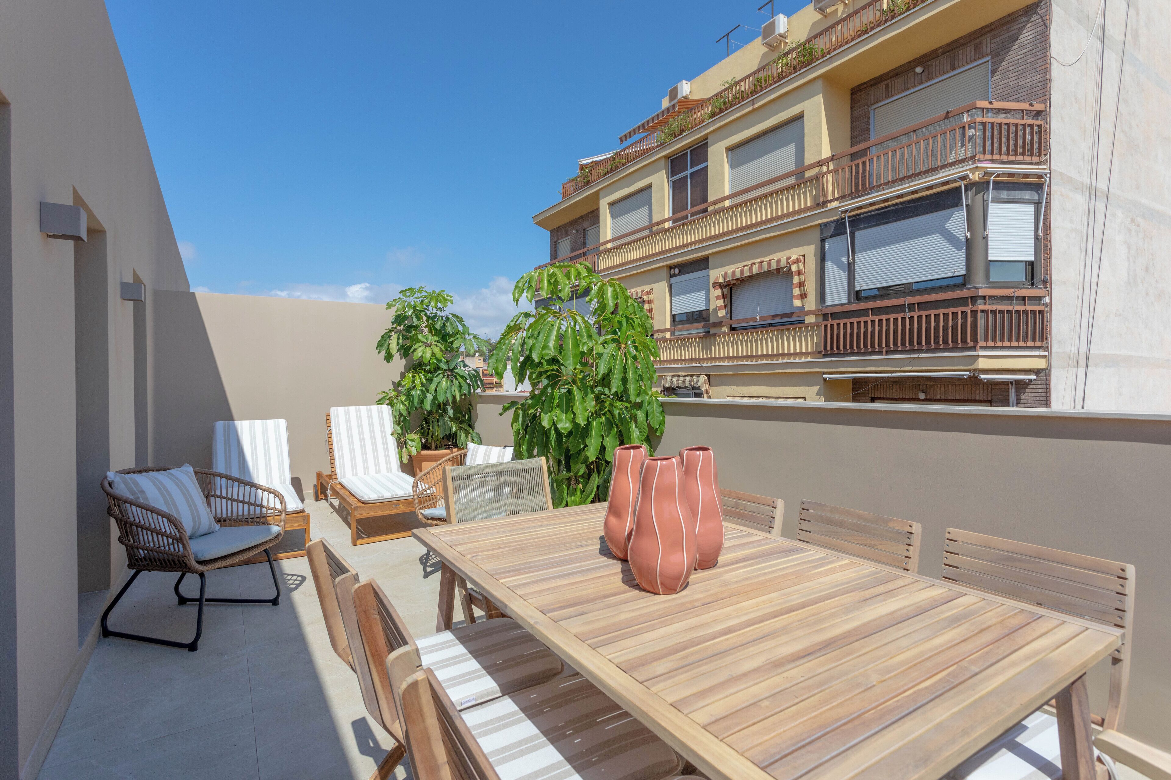 基本頂樓客房, 庭院, 城市景觀 | 露台/庭院