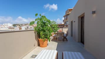 Deluxe Penthouse, Patio, City View | Terrace/patio
