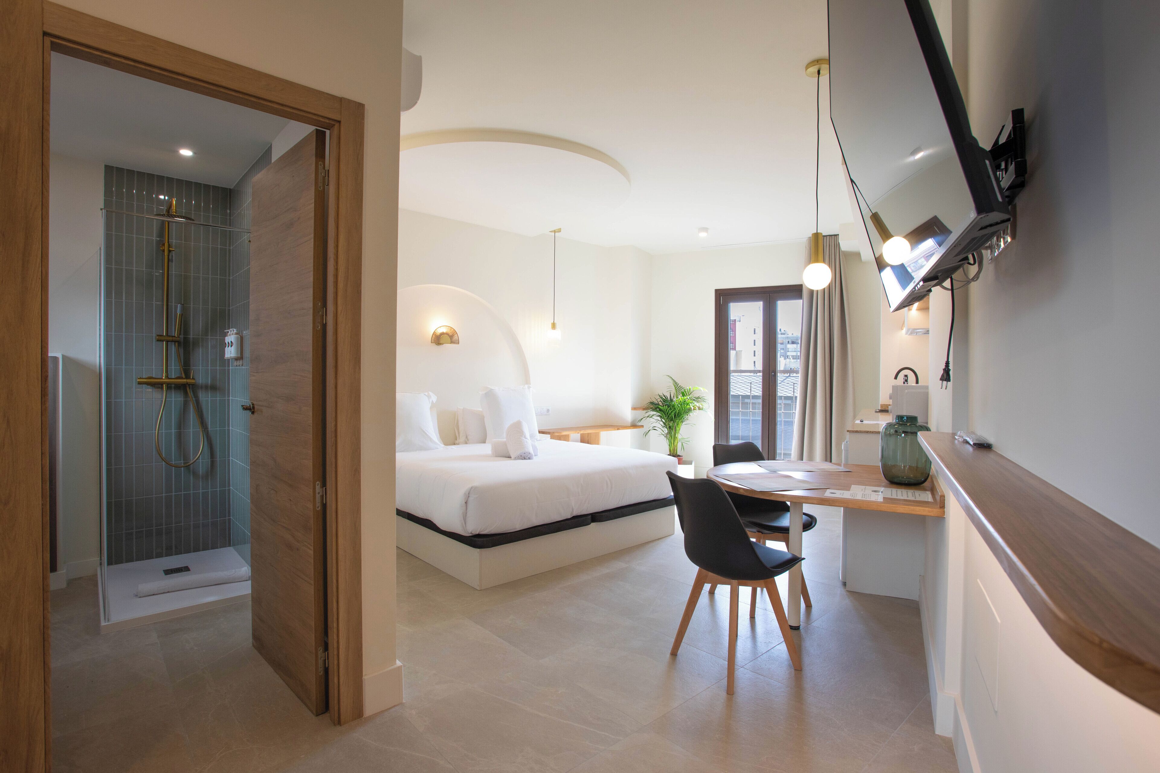 In-room safe, free WiFi