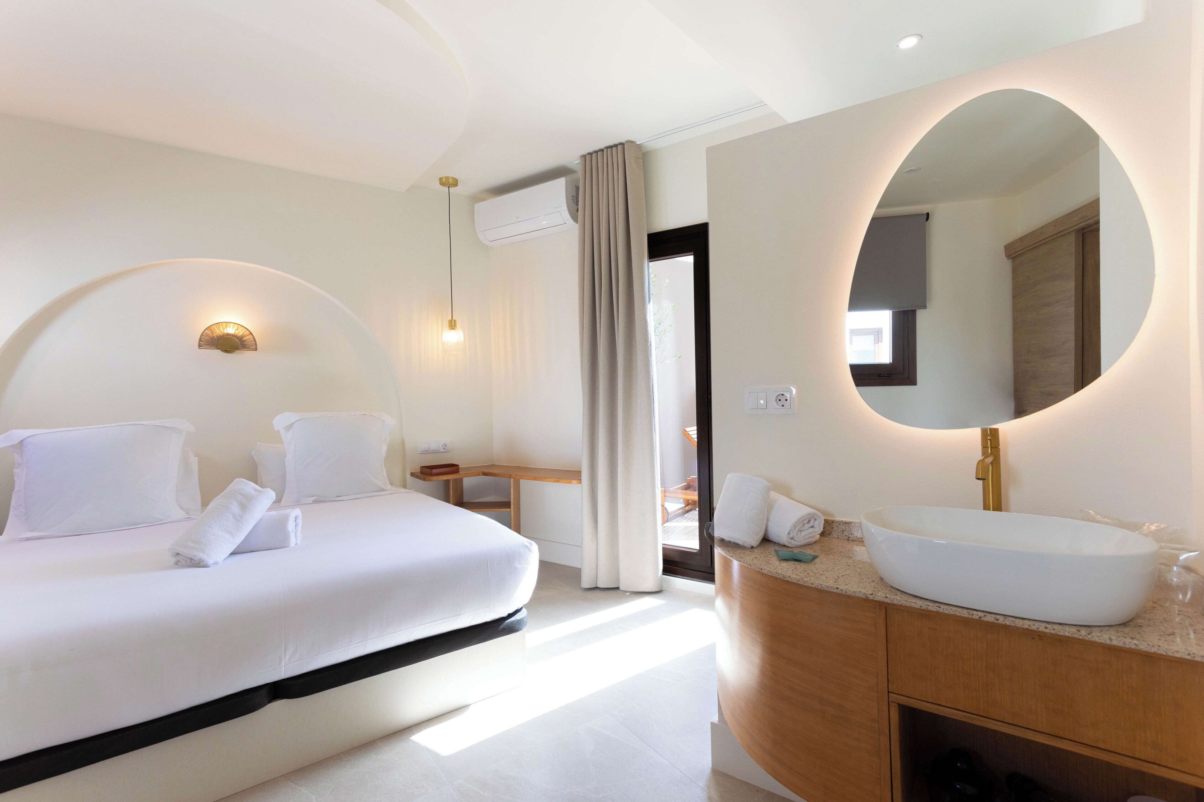 디럭스 펜트하우스, 파티오, 시내 전망 | 객실 내 금고, 무료 WiFi