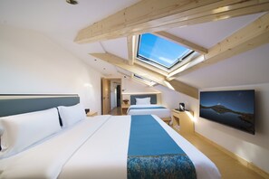 Premium bedding, down duvets, individually decorated - Island Time Hotel (Jiujiang)