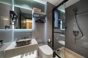 Classic-Doppelzimmer, Bergblick | Badezimmer