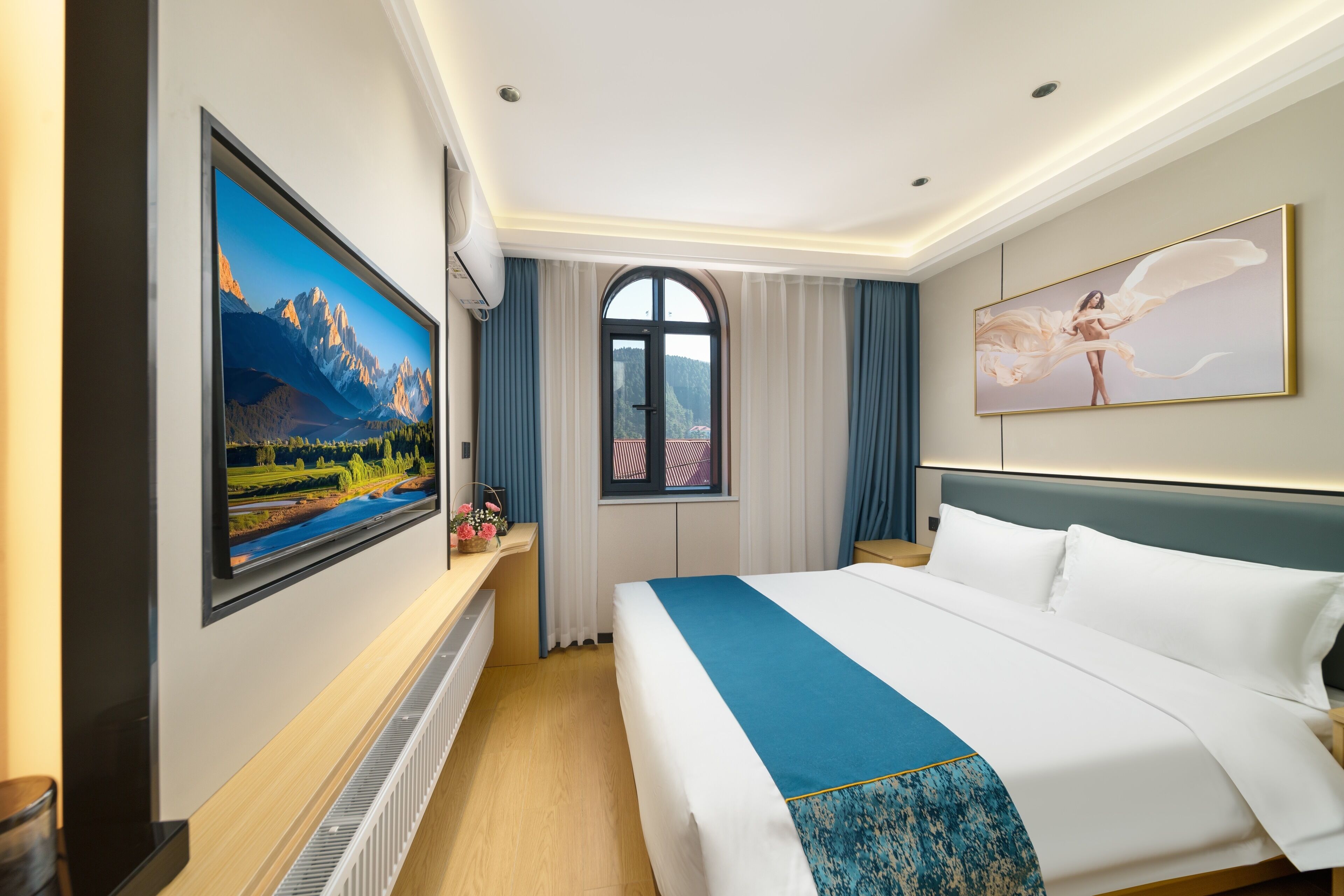 Basic Double Room, Mountain View | Free WiFi