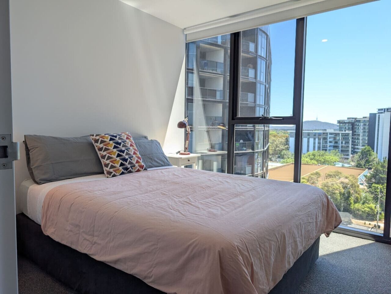 Desk, iron/ironing board, WiFi, bed sheets