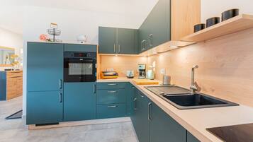 Kühlschrank, Ofen, Herdplatte, Geschirrspüler