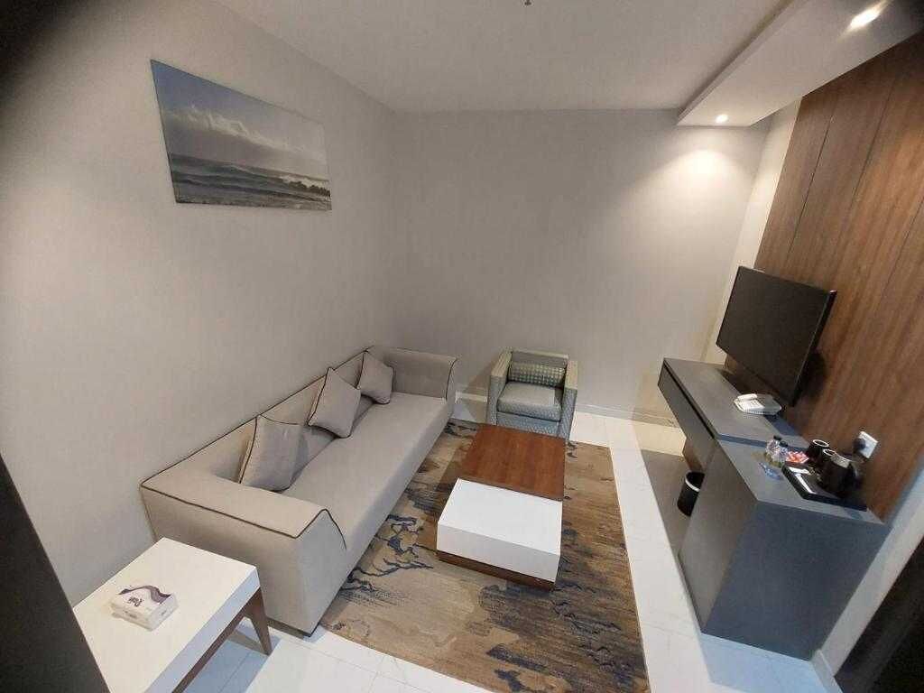 Standard Room, 1 King Bed | Free WiFi, bed sheets