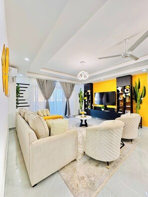 Living area - Modern 3BR Nyali Stay, AC, Kids’ Play Area, Pool, Gym & 3 Min to Beach (Mombasa)
