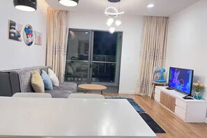 Grand Suite, 1 Bedroom, Club Lounge Access, City View | Egyptian cotton sheets, premium bedding, down comforters - Odela Luxstay Republic Saigon Airport (Tan Son Nhat)