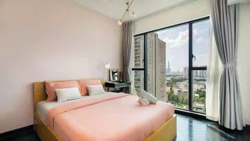 Grand Suite, 1 Bedroom, Club Lounge Access, City View | Egyptian cotton sheets, premium bedding, down comforters