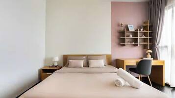 Grand Suite, 1 Bedroom, Club Lounge Access, City View | Egyptian cotton sheets, premium bedding, down comforters