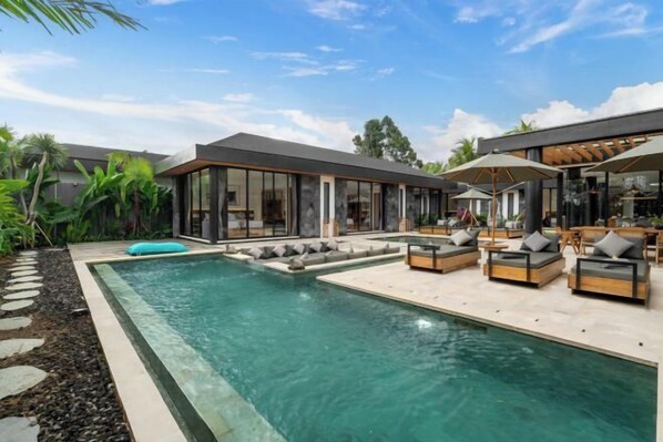 Outdoor pool - Villa Laia by BaliSuperHost (Bali)