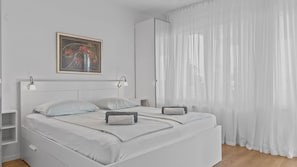 Free WiFi, bed sheets - Apartment Petrinic-Sea View & Pool by Villas Guide (Pula)