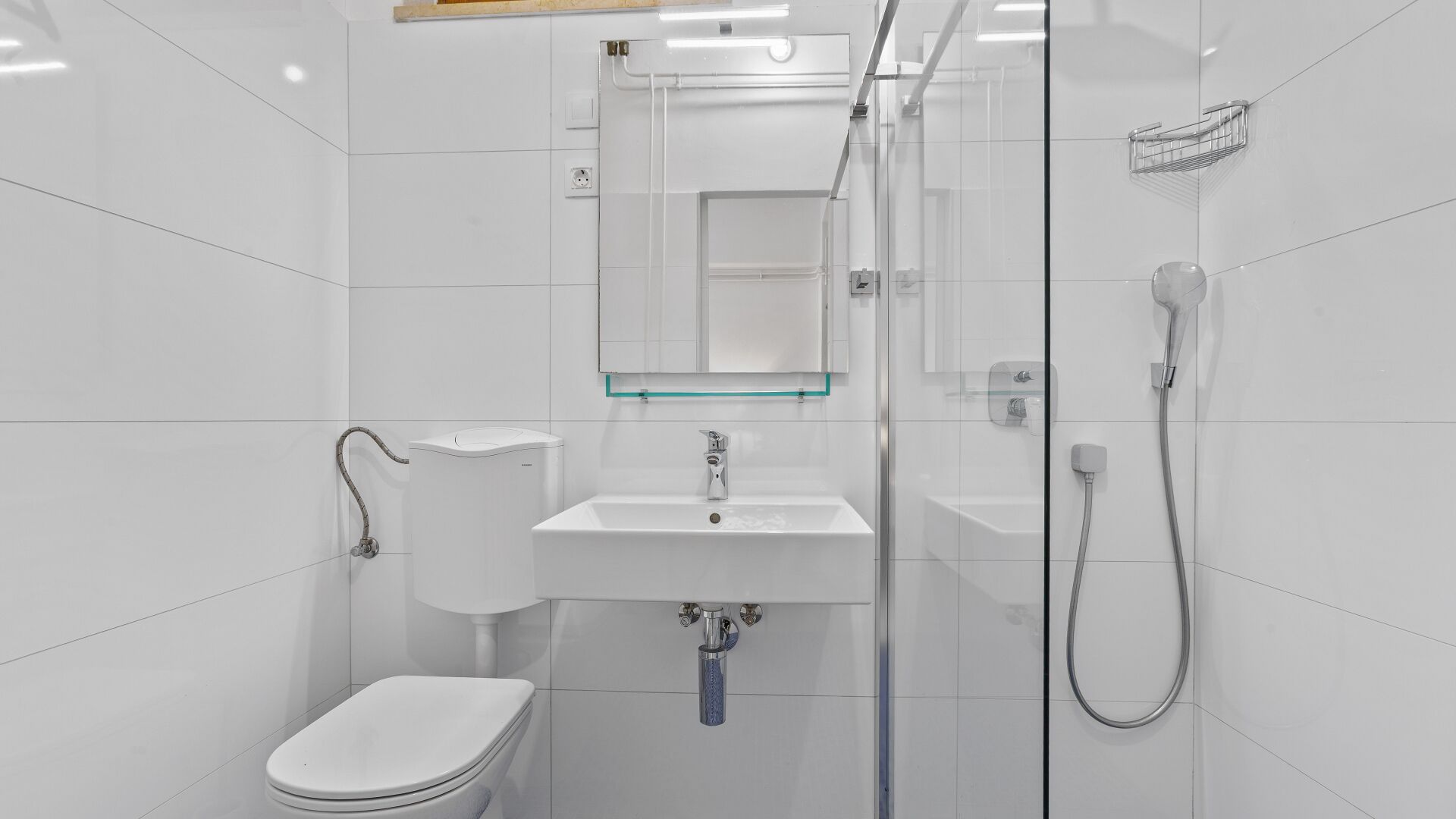 Shower, towels