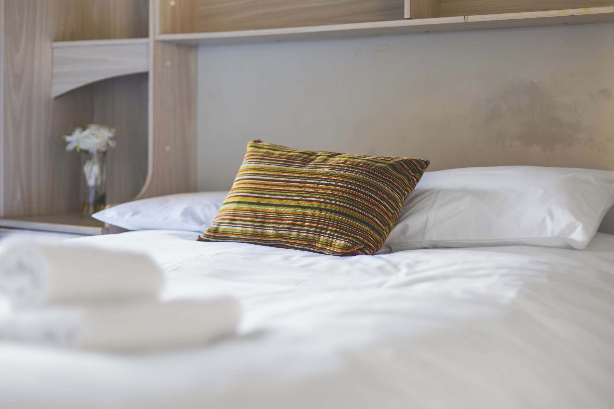 Iron/ironing board, Internet, bed sheets