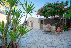 Bungalow, Pool View - Manthos Beachfront Apartments (Laganas)