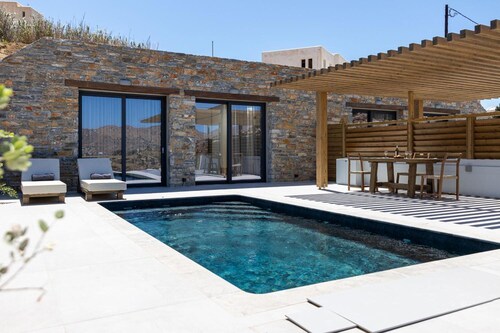 Apartment 'Bonsai Luxury One-Bedroom House' with Mountain View, Wi-Fi and Air Conditioning