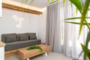 TV - Apartment 'Bonsai Luxury One-Bedroom House' with Mountain View, Wi-Fi and Air Conditioning (Γλινάδο)
