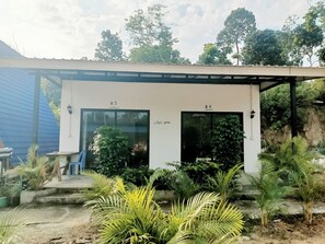 Eenvoudige bungalow, uitzicht op tuin | Gratis wifi