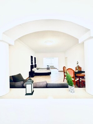 Basic Apartment | Iron/ironing board - Cozy 7BR Villa Near Blumengarten (Vienna)