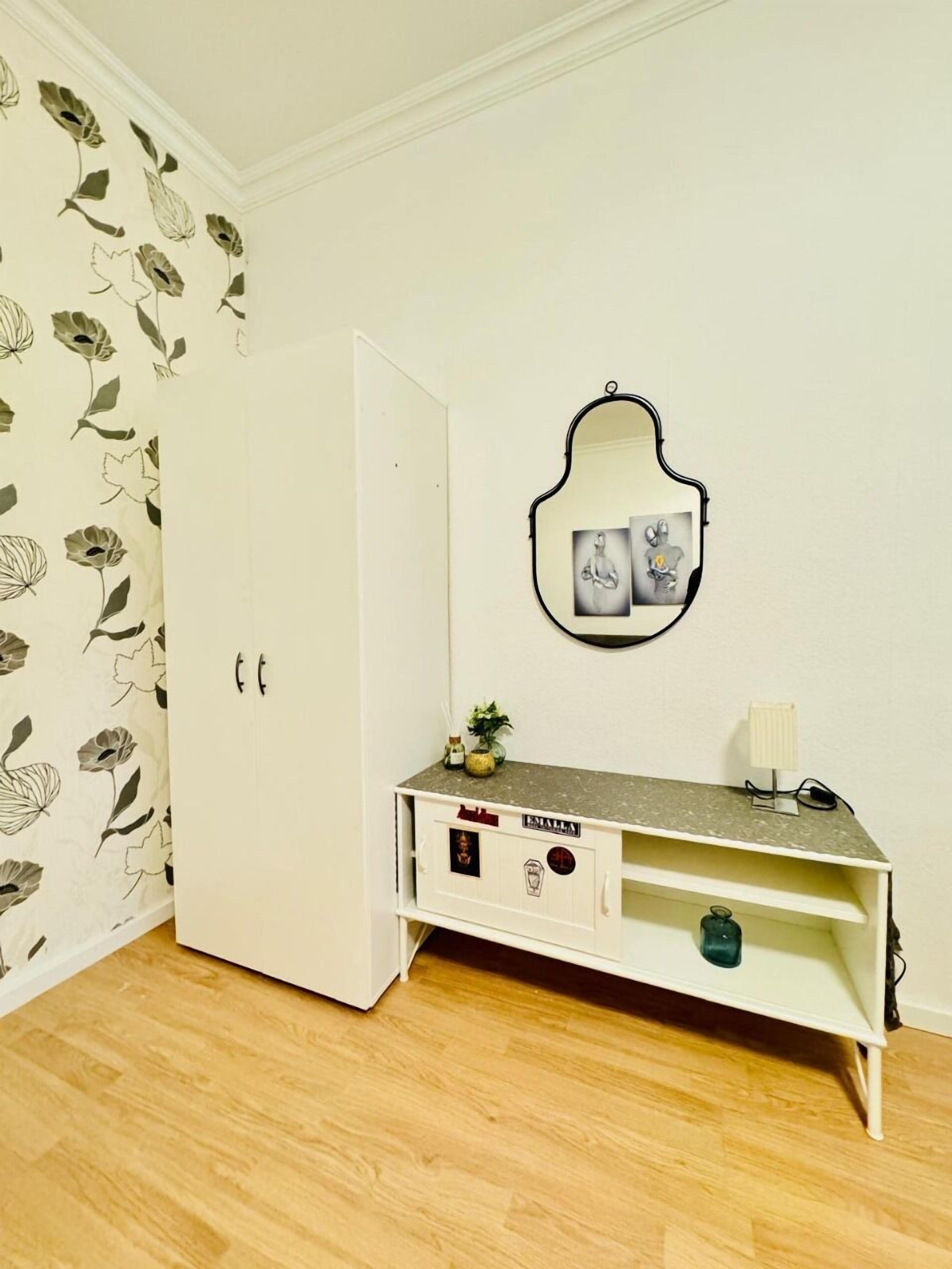 Basic-Apartment | Bügeleisen/Bügelbrett