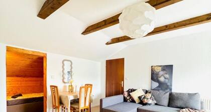 Cozy 7BR Villa Near Blumengarten